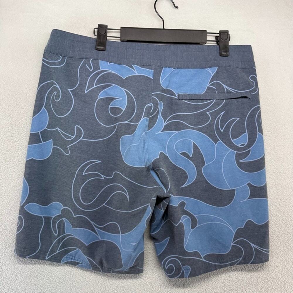 Fair Harbor Board Shorts Mens 32 Blue Geometric Wave Linerless Pockets Surf 8 in - Picture 7 of 9